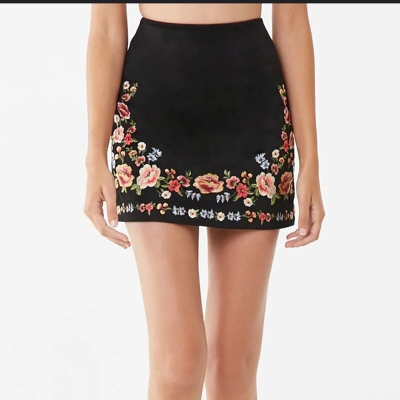 Forever 21 Dresses & Skirts - Forever 21 Black Mini Skirt with Floral Embroidery